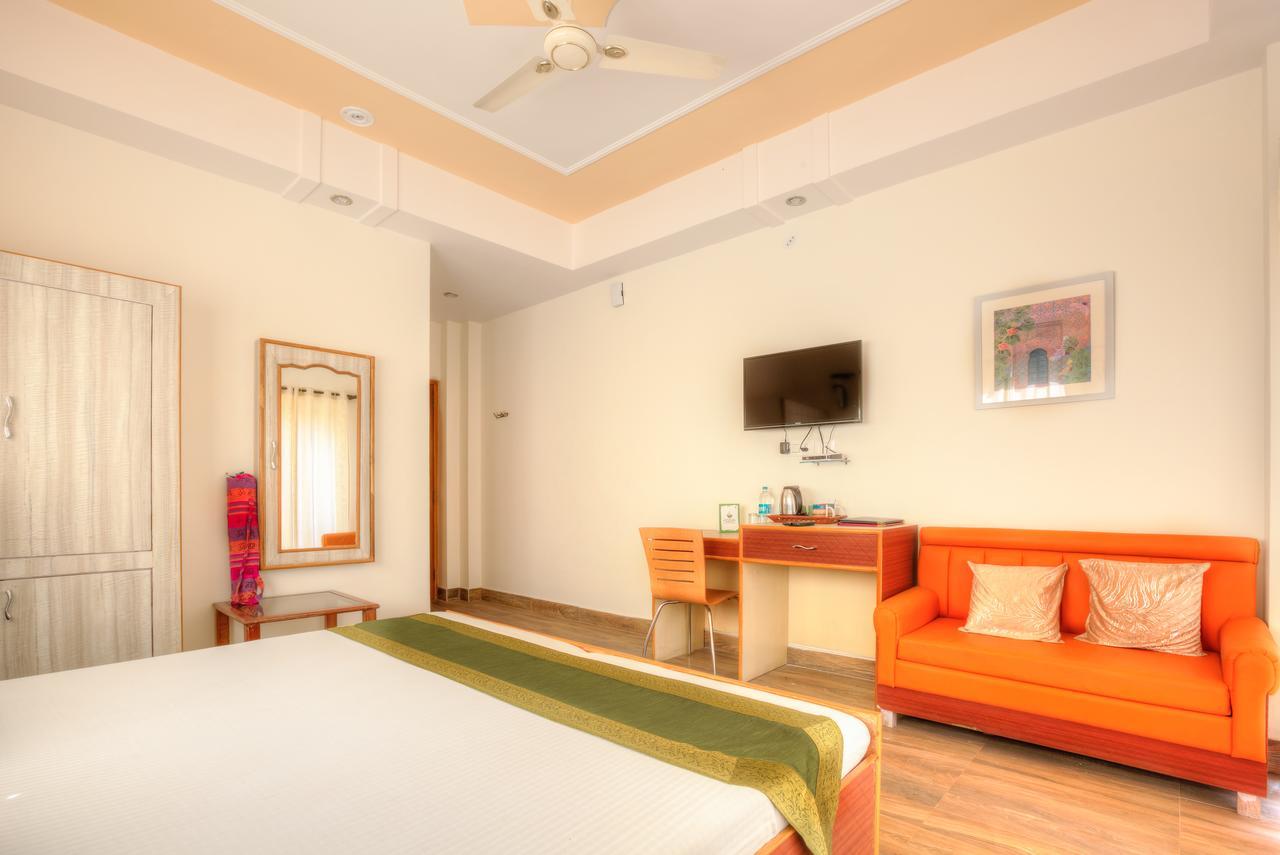 Treebo Trend The Lily Hotel Rishikesh Exterior photo